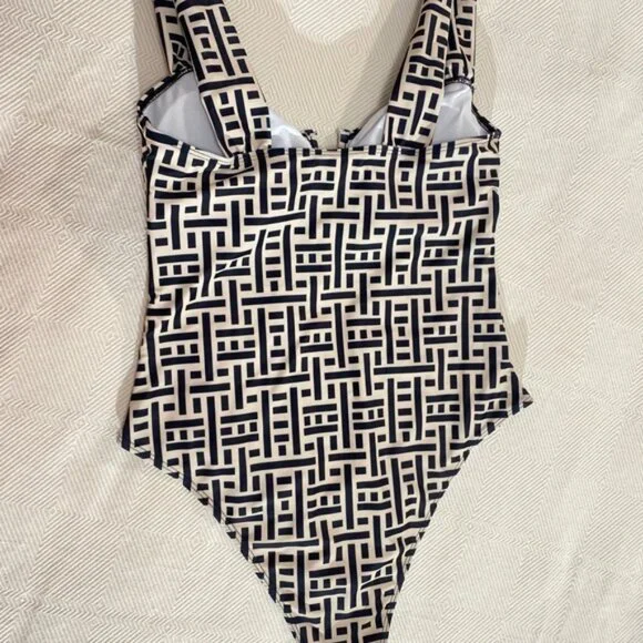Geometric Patterned One-Piece Swimsuit - Picture 10 of 16